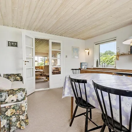 Stunning In With Kitchen Holiday home *