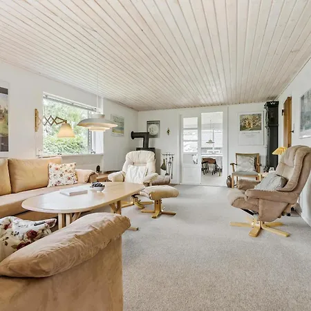 Cozy In With Wifi Mesinge